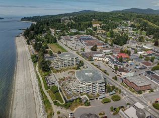 5725 Teredo St #307, Sechelt, BC V7Z 0J7