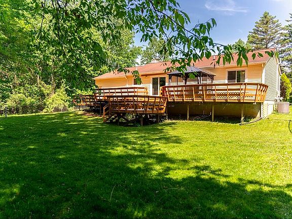3rd image of 369 Tanglewood Cir