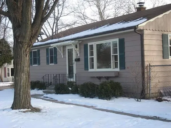 426 Spring St, Geneva, IL 60134