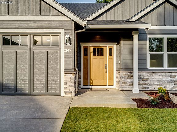 3rd image of 2147 NE Spitz Rd