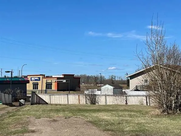20 Deerglen Trailer Park, High Level, AB T0H 1Z0