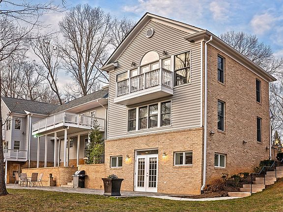 2nd image of 1070 Dougal Ct