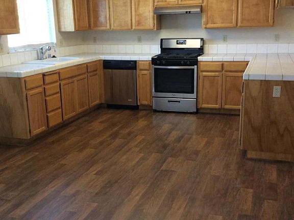 3rd image of 641 Spring Dr