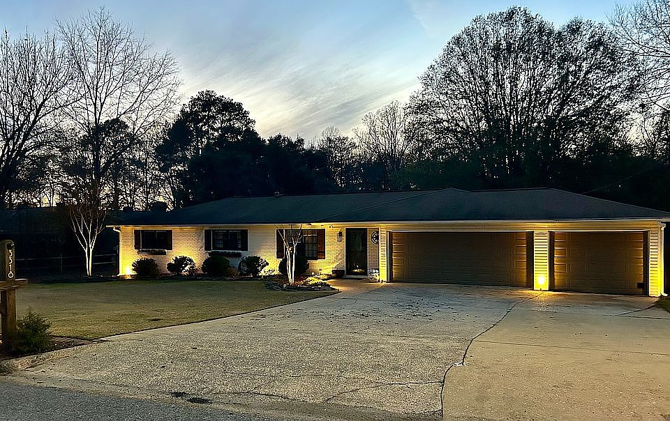 1st image of 3318 Royal Oak Cir