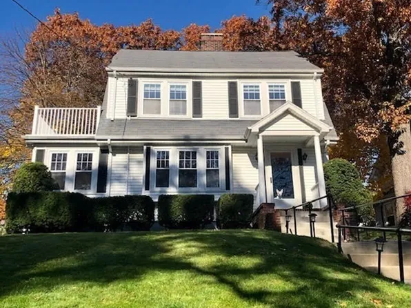 105 Oakland Ave, Arlington, MA 02476