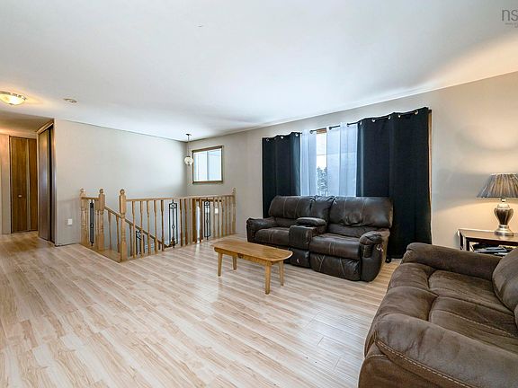 4th image of 17 Wexford Rd