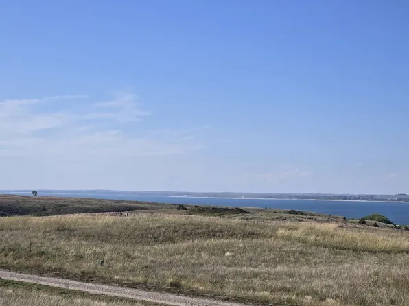 11 Happy Trails Rd, Ogallala, NE 69153