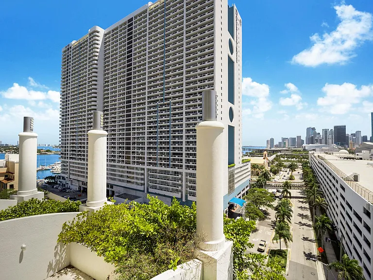1750 N Bayshore Dr #1214 — Photo 9