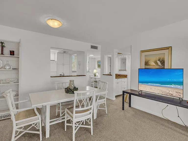 1840 Tarpon Ln #D202 — Photo 10