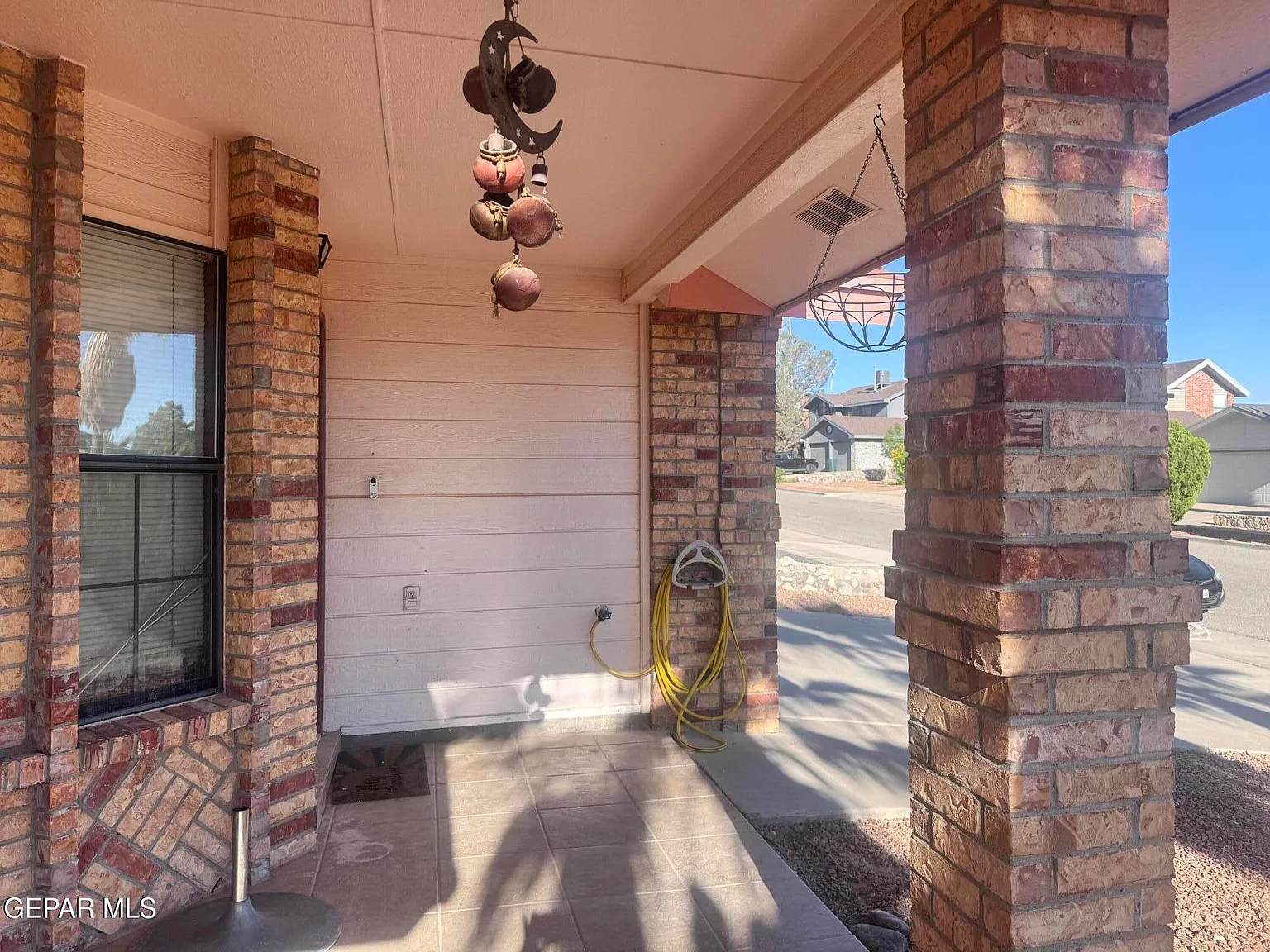 3 bed, 2.0 bath, 1747 sqft, $1,900 — Photo 4