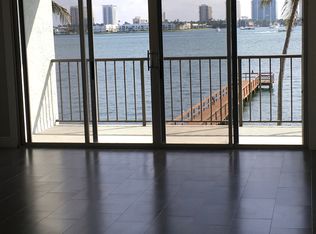 3040 Lake Shore Dr APT 304, Riviera Beach, FL 33404