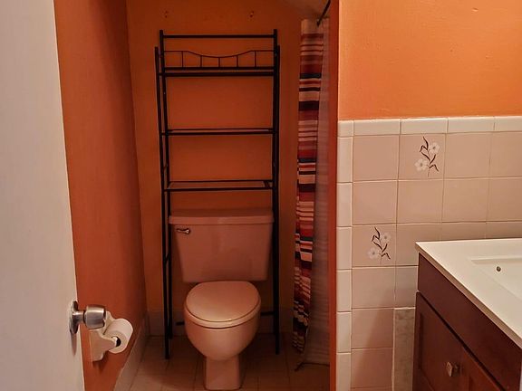 1/2 Bathroom (downstairs)