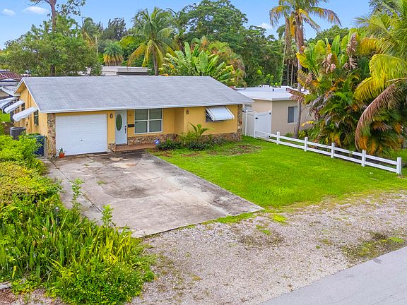3rd image of 108 NE 23RD Street