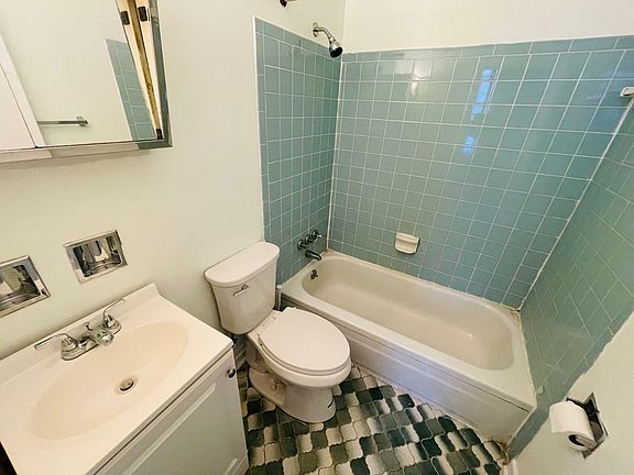 4th image of 99 Columbia St APT 5