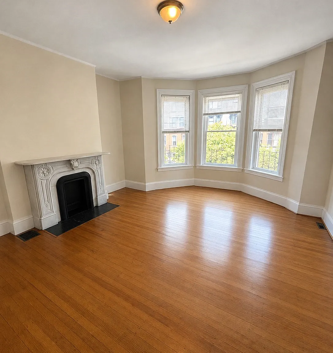 1 bed, 1.0 bath, 850 sqft, $2,950 — Photo 1