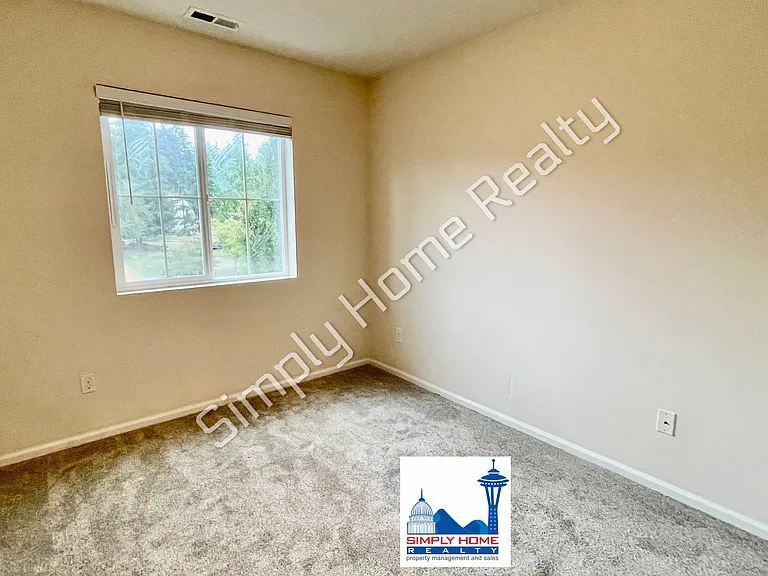 3696 London Loop NE — Photo 17