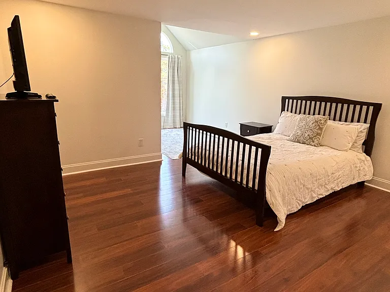 6035 Whitegate Xing — Photo 18