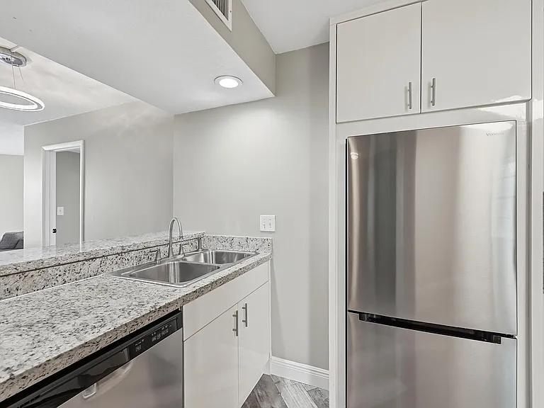 10401 W Broward Blvd #401 — Photo 8