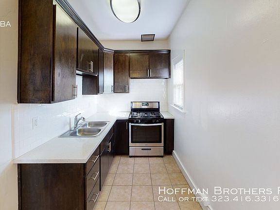 4th image of 1324 Calumet Ave #104A