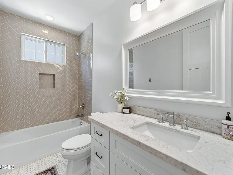 3655 E Piccadilly Rd — Photo 23