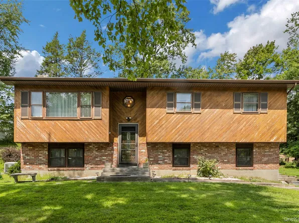 74 Heaton Road, Monroe, NY 10950