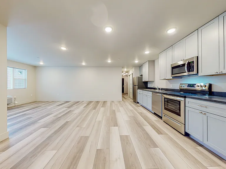 Skyview Lofts — Photo 13