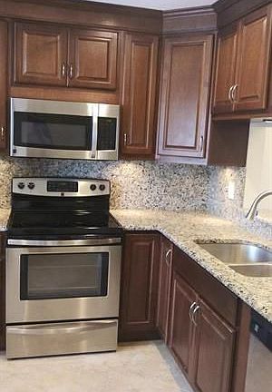 4th image of 5327 Tennis Ln