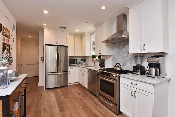 Sold by House-N-Key Realty | media 19