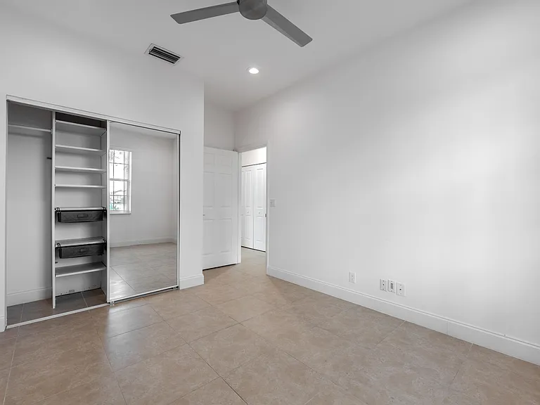 23390 Torre Cir — Photo 23
