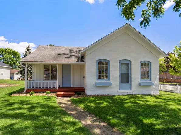 81 Manitowoc St, Menasha, WI 54952