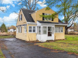 404 W Roswell Ave, Nedrow, NY 13120