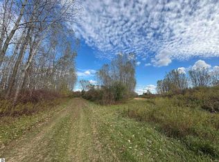 3331 Geneva Rd, Saint Louis, MI 48880