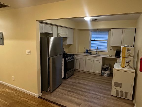 3rd image of 737 S 19th Street # Fl 2nd