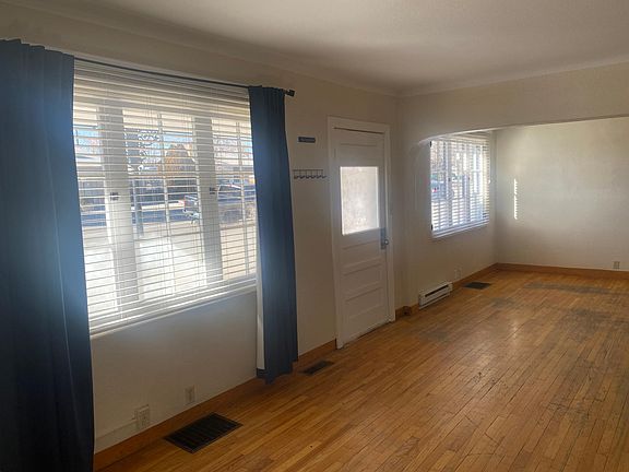 3rd image of 202 N Locke Ave