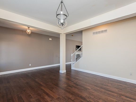 2nd image of 424 Country Stone Dr