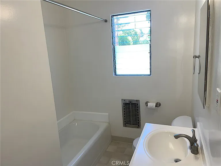 630 San Vicente Blvd #E — Photo 11