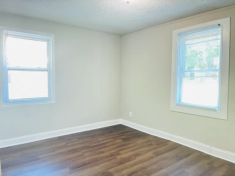 2341 Arden St — Photo 8