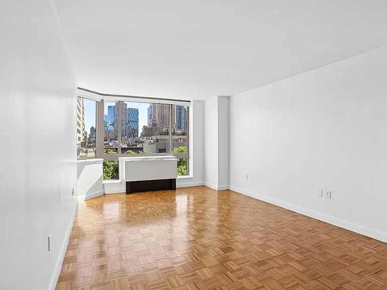 360 W 43rd St #N8H — Photo 1