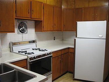 5th image of 586 Riverview Dr