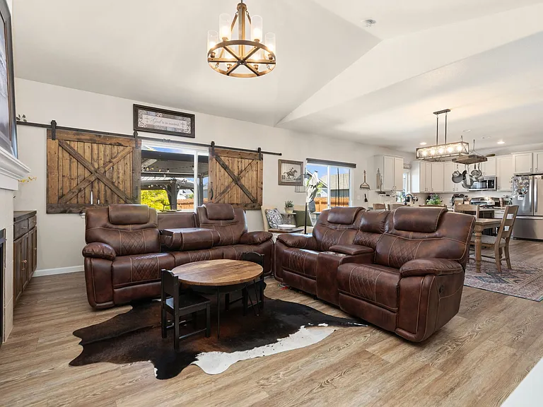2049 Wagon Train Dr — Photo 4