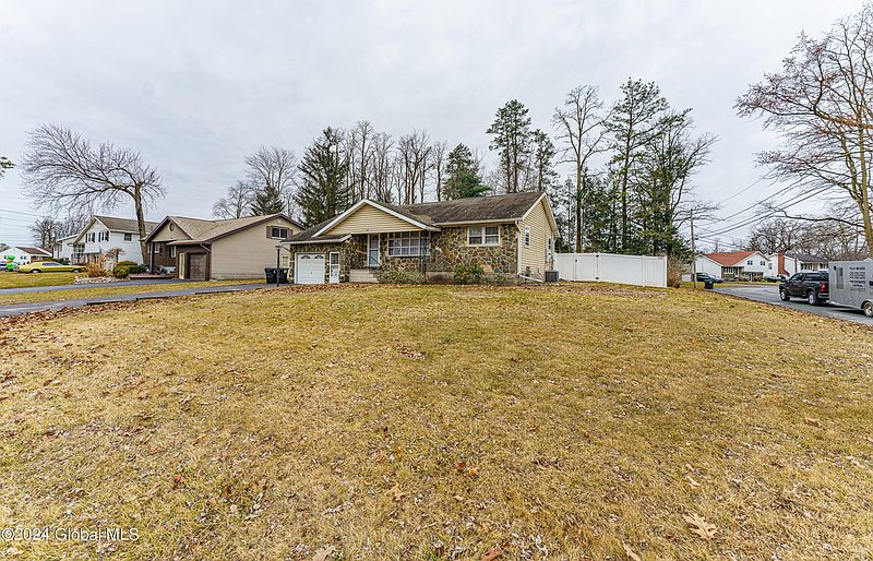3rd image of 145 E Palmer Avenue
