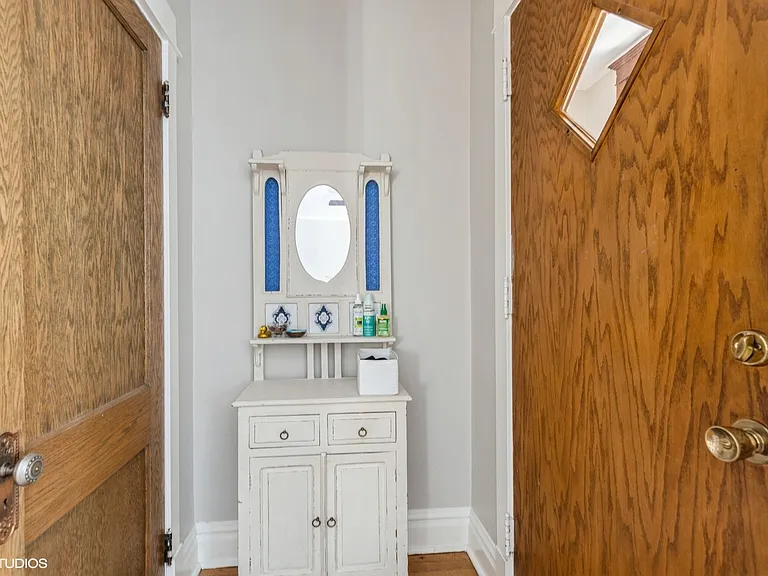 5230 N Wayne Ave #1 — Photo 3