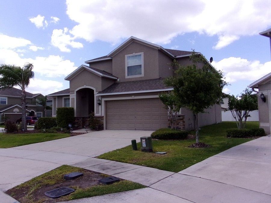 2nd image of 1859 Thetford Cir
