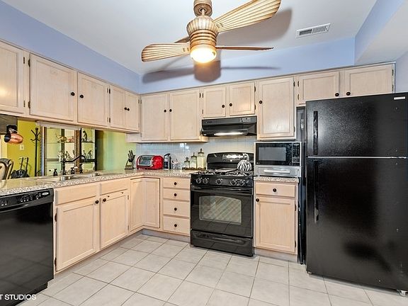 4th image of 18600 Village Dr Unit 408