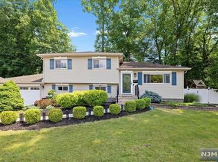 15 Murray Rd, Montvale, NJ 07645