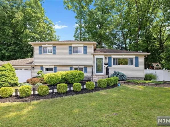 15 Murray Rd, Montvale, NJ 07645