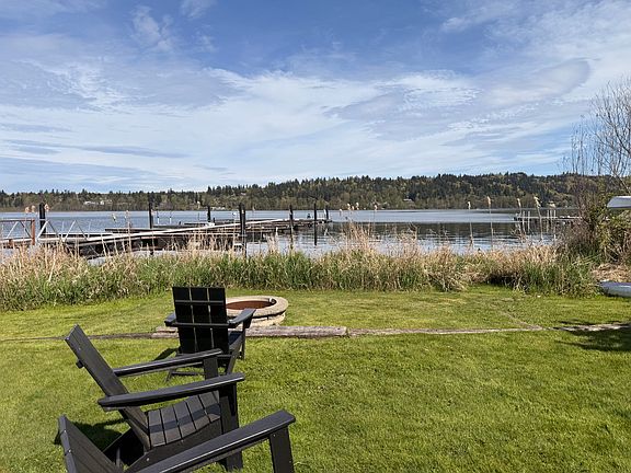 2nd image of 4214-4214 W Lake Sammamish Pkwy NE #202