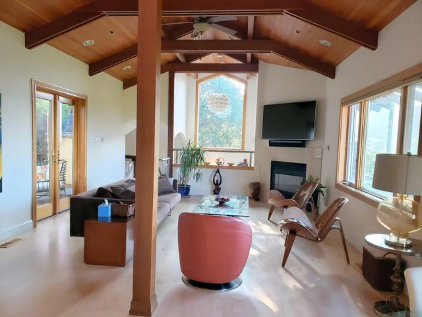 Chic & Exclusive Home In Private Tranquil Setting — Photo 3
