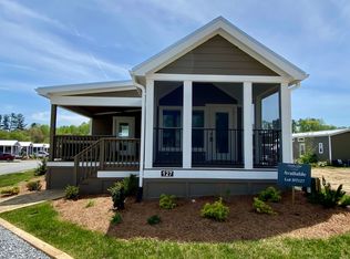 127 Misty Knoll Way, Flat Rock, NC 28731