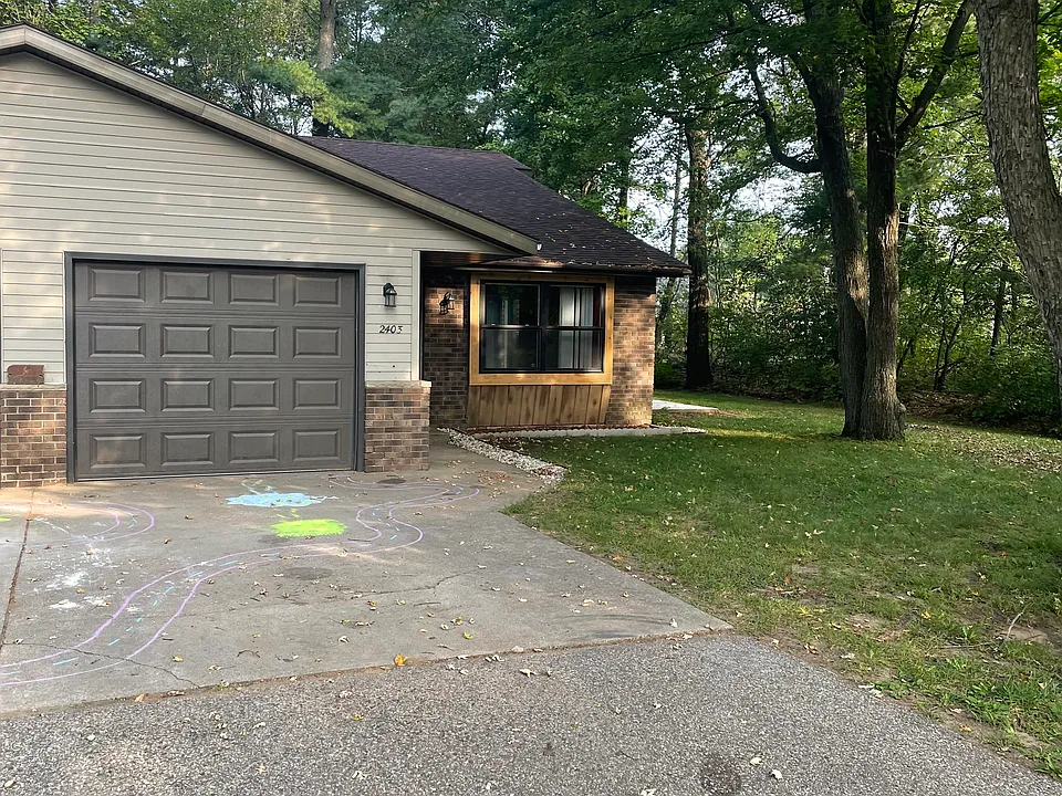 2403 Deepwood Ct